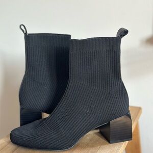 Dolce Vita Cabot Sock Boot 6 size